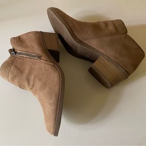 Brown heel